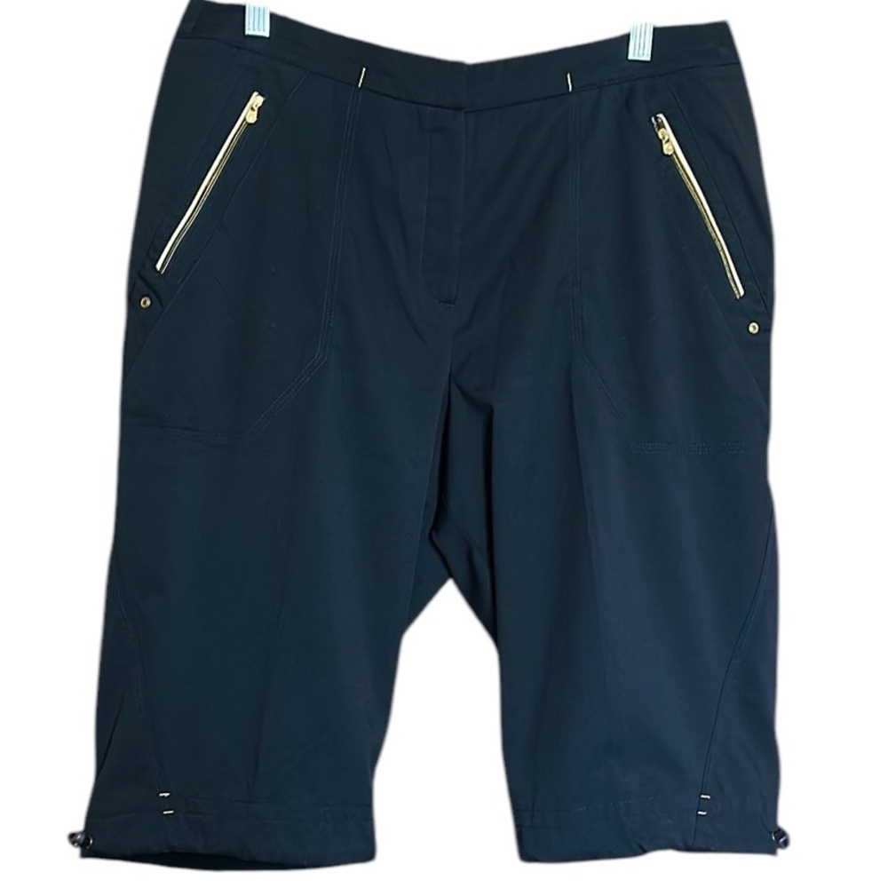 Tail Tech Golf Short Navy with Gold Zipper Pockets Size 12